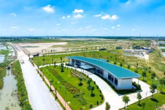 Thị trường bất động sản Việt Nam đang đứng trước thời điểm bản lề khi hàng loạt chính sách mới, đầu tư công và hạ tầng được thúc đẩy mạnh mẽ. (Nguồn: TTXVN)