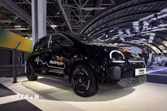 Một mẫu xe điện của hãng xe Pháp Renault được trưng bày tại Triển lãm ô tô thế giới Paris 2026 khai mạc ngày 12/10. (Ảnh: Hữu Chiến/TTXVN)