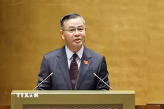 Bộ trưởng Bộ Tài chính Ngô Văn Tuấn, thừa ủy quyền của Thủ tướng Chính phủ, trình bày Tờ trình về định hướng xây dựng dự án Luật Ngân sách nhà nước (hợp nhất). (Ảnh: Doãn Tấn /TTXVN)