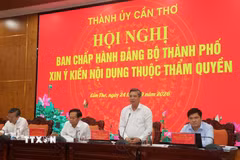 Ông Đồng Văn Thanh, Phó Bí thư Thường trực Thành ủy Cần Thơ, chủ trì hội nghị. (Ảnh: Thu Hiền/TTXVN)