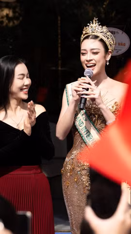 "Tình yêu thương của mọi người chính là nguồn động lực lớn lao để em tiếp tục cố gắng hơn nữa trong chặng đường sắp tới,” Emoura Phạm bày tỏ. (Ảnh: CTV/Vietnam+)
