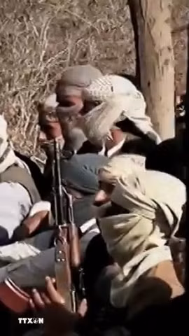 Các tay súng al-Qaeda ở Bán đảo Arab (AQAP) tại một địa điểm bí mật ở Yemen. (Ảnh: AFP/TTXVN)