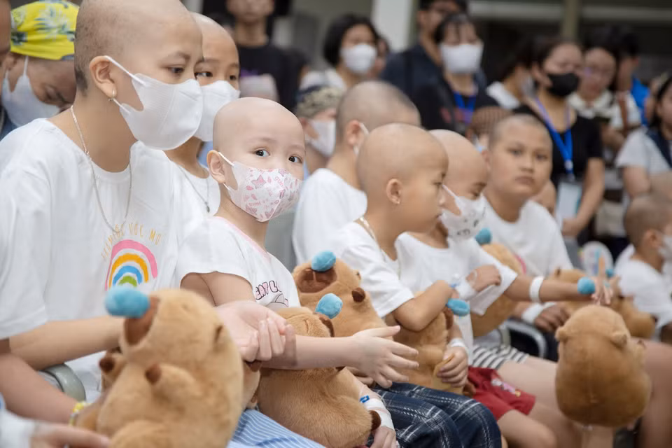 Những bệnh nhân nhi đang điều trị tại Viện Huyết học-Truyền máu Trung ương. (Ảnh: PV/Vietnam+)