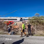 Hiện trường vụ tai nạn tàu cao tốc ở tỉnh Toledo, Tây Ban Nha ngày 28/10/2026. (Ảnh: THX/TTXVN phát)