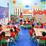Cô trò trường Mầm non Hoa Hồng (phường Hà Giang 2, tỉnh Tuyên Quang). (Ảnh: Thanh Tùng/TTXVN)