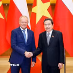 Chủ tịch Quốc hội Trần Thanh Mẫn hội kiến Thủ tướng Ba Lan Donald Tusk. (Ảnh: Doãn Tấn/TTXVN)