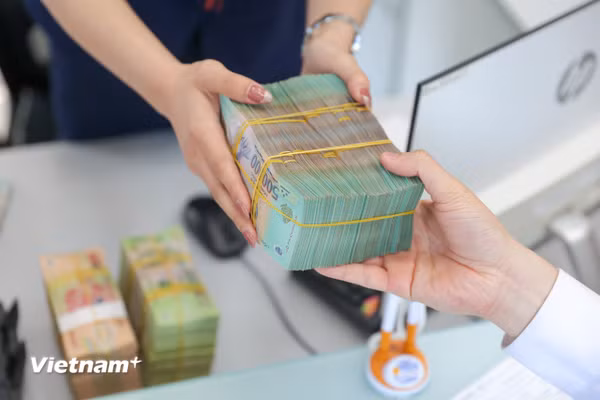 Lãi suất ngân hàng ngày 27/10: Kỳ hạn gửi 6-13 tháng tại 1 ngân hàng rời mốc 7%