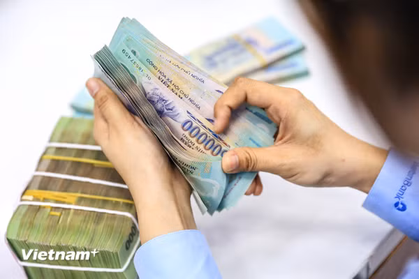 “Ngân hàng đồng loạt giảm lãi suất: Doanh nghiệp thực sự hưởng lợi đến đâu?”