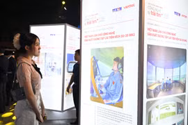 Rực rỡ triển lãm ảnh Giải thưởng Công nghệ từ trái tim 2025 trong đêm