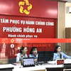 Tại mỗi xã/phường luôn có 2 cán bộ kỹ thuật của VNPT thường trực để hỗ trợ trong suốt quá trình thực hiện chuyển đổi dữ liệu phục vụ mô hình chính quyền 2 cấp. (Ảnh chụp tại phương Hồng An, thành phố Hải Phòng. Nguồn: PV/Vietnam+).