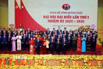 Ban Chấp hành Đảng bộ tỉnh Quảng Ngãi nhiệm kỳ 2025-2030 gồm 68 đồng chí ra mắt Đại hội. (Ảnh: Lê Phước Ngọc/TTXVN)