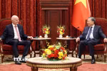 Tổng Bí thư, Chủ tịch nước Tô Lâm tiếp Chủ tịch FIFA Gianni Infantino. (Ảnh: Thống Nhất/TTXVN)