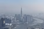 Ô nhiễm không khí khu vực trung tâm Thành phố Hồ Chí Minh. (Ảnh: Hồng Đạt/TTXVN)