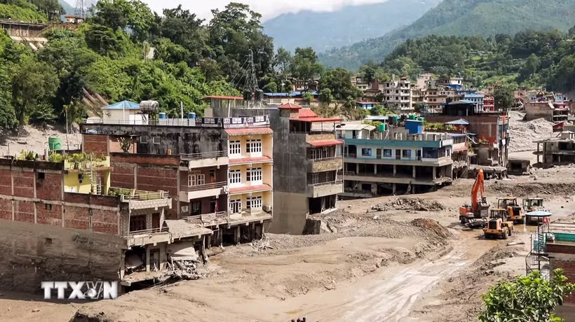 Thiệt hại sau lũ quét tại Trishuli, Nepal. (Ảnh: ANI/TTXVN phát)