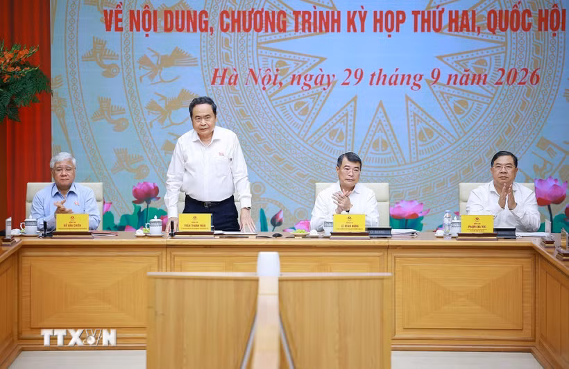 Thủ tướng Lê Minh Hưng và Chủ tịch Quốc hội Trần Thanh Mẫn đồng chủ trì Hội nghị Ban Thường vụ Đảng ủy Chính phủ và Ban Thường vụ Đảng ủy Quốc hội. (Ảnh: Dương Giang/TTXVN)