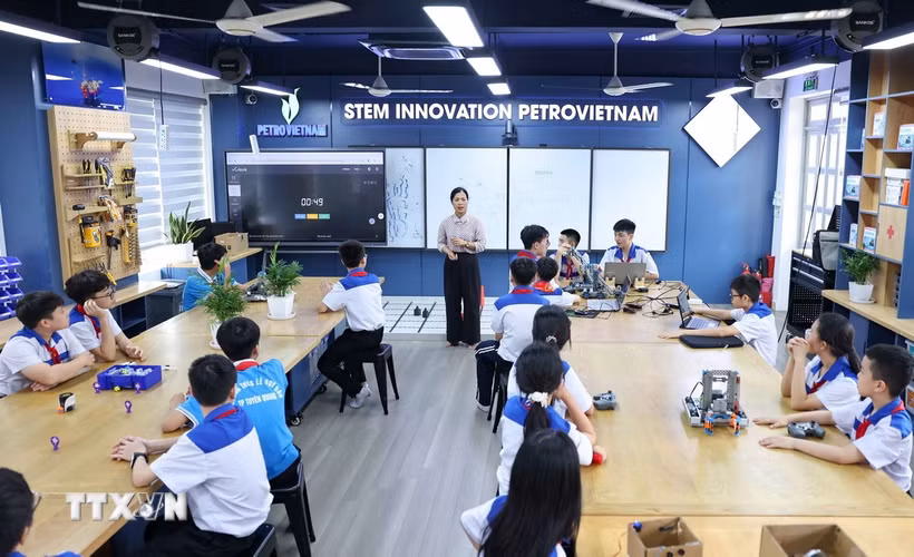Phòng STEM hiện đại góp phần tạo đột phá cho giáo dục Tuyên Quang. (Ảnh: Thanh Tùng/TTXVN)