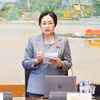Đại biểu Lò Thị Luyến (tỉnh Điện Biên) cho hay, theo nguyên tắc, địa phương khó khăn được ưu tiên hỗ trợ chương trình, tức là được giao nhiều nhiệm vụ và vốn. (Ảnh: Doãn Tấn/TTXVN)