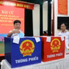Cử tri Thành phố Hồ Chí Minh bỏ phiếu bầu đại biểu Quốc hội và Hội đồng Nhân dân các cấp. (Ảnh: TTXVN)