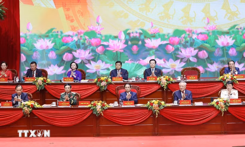 Đoàn Chủ tịch điều hành Đại hội đại biểu Đảng bộ Chính phủ lần thứ I, nhiệm kỳ 2025-2030. (Ảnh: Dương Giang/TTXVN)