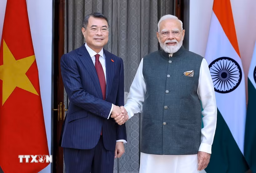 Thủ tướng Lê Minh Hưng gặp Thủ tướng Cộng hòa Ấn Độ Narendra Modi. (Ảnh: Dương Giang/TTXVN)