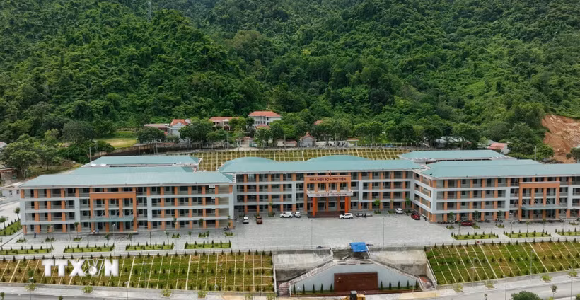 Trường Phổ thông nội trú liên cấp Tiểu học và Trung học cơ sở Phong Thổ vùng biên giới Lai Châu. (Ảnh: Nguyễn Oanh/TTXVN)