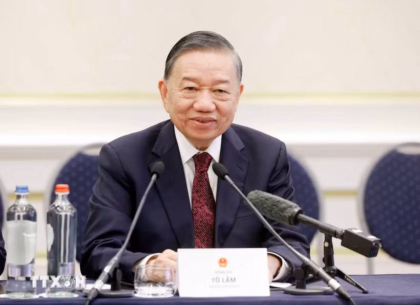 Tổng Bí thư, Chủ tịch nước Tô Lâm phát biểu tại buổi gặp gỡ chuyên gia, trí thức người Việt Nam tại Bỉ và Luxembourg. (Ảnh: Thống Nhất/TTXVN)