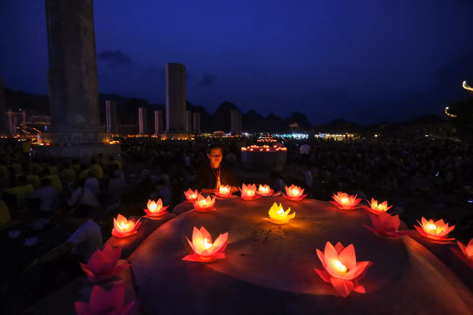 Sau 2 lần tổ chức thành công Đại lễ Phật đản Liên hợp quốc Vesak vào năm 2008 và 2014, năm nay đại lễ Vesak 2019 diễn ra từ 12 đến 14/5, tại chùa Tam Chúc, Hà Nam. (Ảnh: Minh Sơn/Vietnam+)