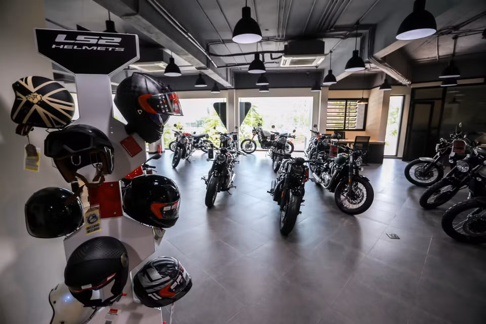 Showroom được thiết kế theo phong cách tối giản và hoài cổ. (Ảnh: Minh Sơn/Vietnam+)