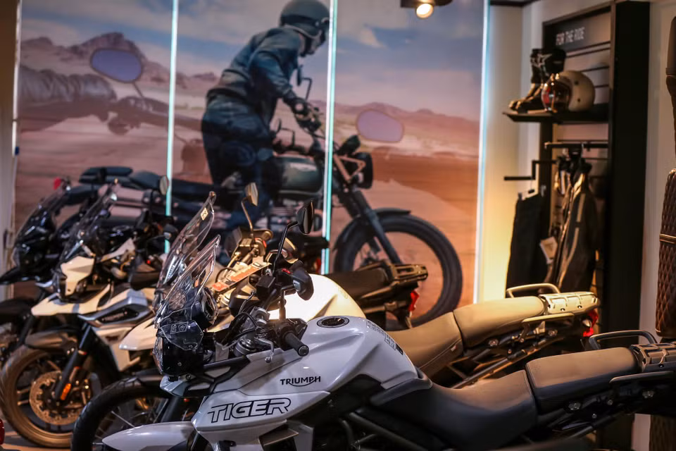 Các mẫu xe Triumph Tiger với giá bán có thể lên đến 700 triệu đồng. (Ảnh: Minh Sơn/Vietnam+)