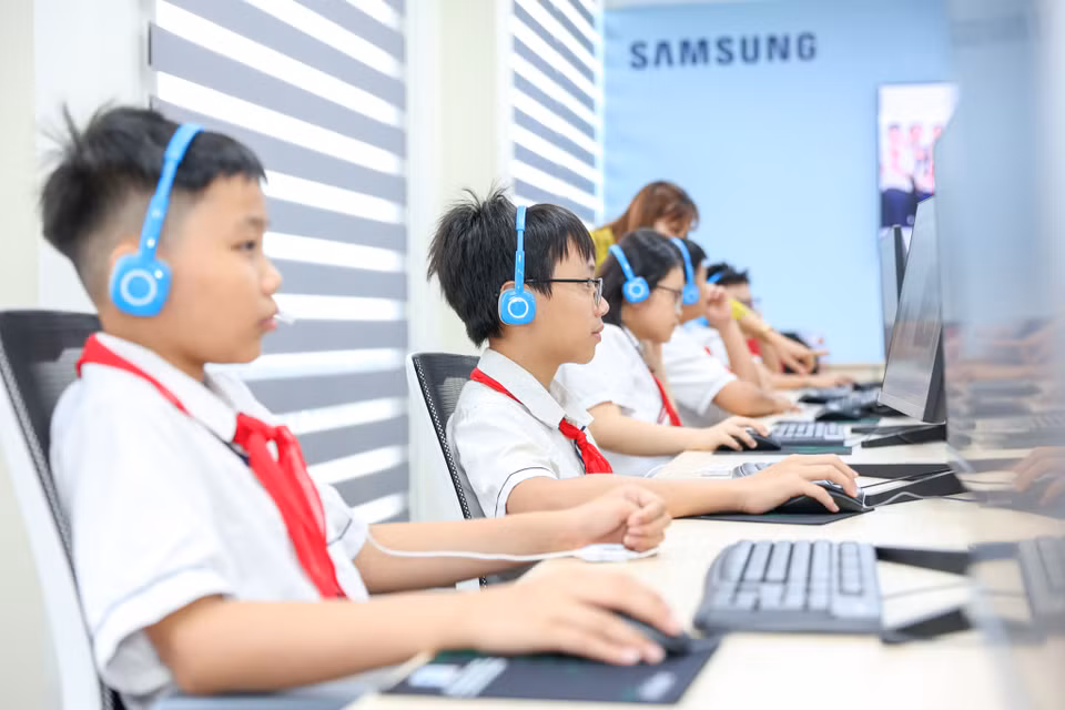 Trường Trung học cơ sở Nam Từ Liêm là một trong 4 trường được Samsung trao tặng món quà này. Đây là ngôi trường tham gia cuộc thi tích cực nhất khu vực phía Bắc. (Ảnh: Minh Sơn/Vietnam+)