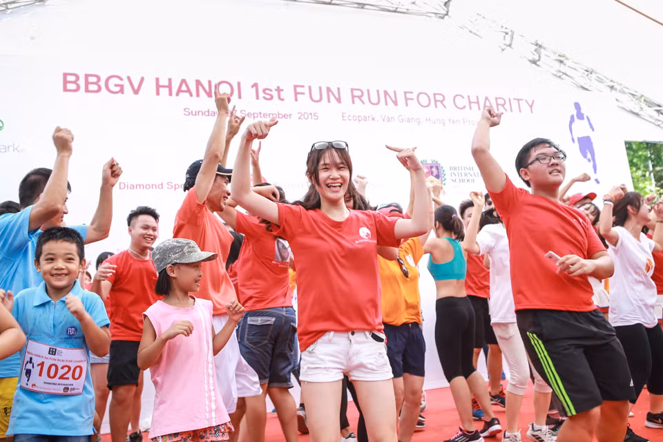Sáng 27/9 tại công viên Mùa Xuân, khu đô thị Ecopark đã diễn ra chương trình chạy bộ FUN RUN gây quỹ từ thiện lần thứ 1 tại Hà Nội - BBGV Fun Run. (Ảnh: Minh Sơn/Vietnam+)