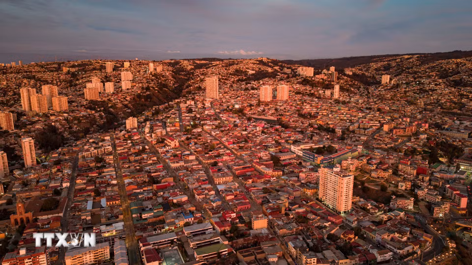 Quang cảnh thành phố Valparaiso, Chile. (Ảnh: THX/TTXVN phát)