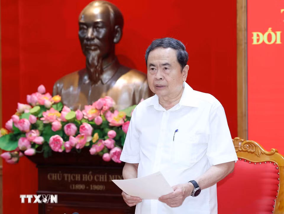 Đồng chí Trần Thanh Mẫn, Ủy viên Bộ Chính trị, Chủ tịch Quốc hội, Trưởng đoàn kiểm tra, giám sát số 220 phát biểu chỉ đạo hội nghị. (Ảnh: Phương Hoa/TTXVN)