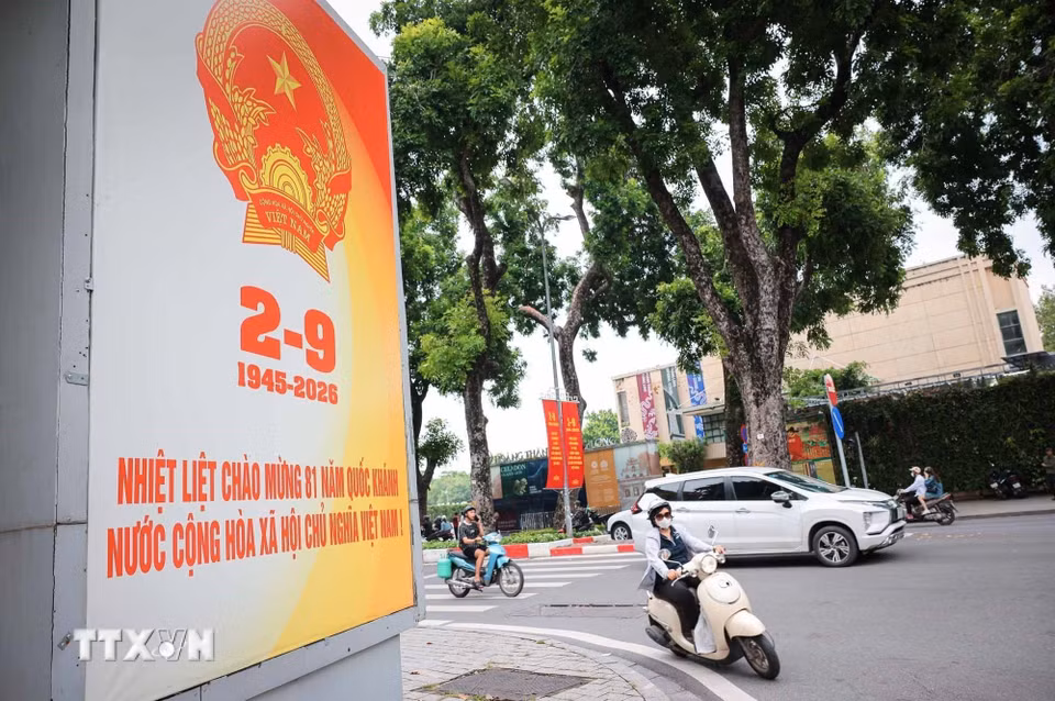 Pano cỡ lớn trên phố Hoàng Diệu chào mừng kỷ niệm 81 năm Quốc khánh 2/9. (Ảnh: Hoàng Hiếu/TTXVN)