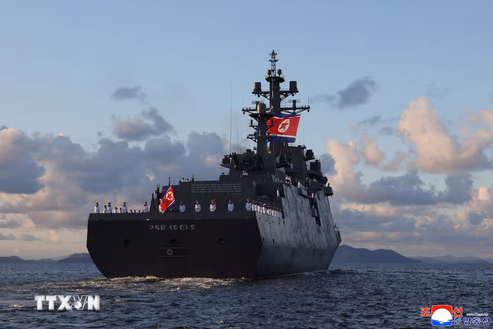 Lễ đưa tàu khu trục Kang Kon vào biên chế tại thành phố cảng Wonsan, Triều Tiên, ngày 6/9/2026. (Ảnh: KCNA/TTXVN phát)