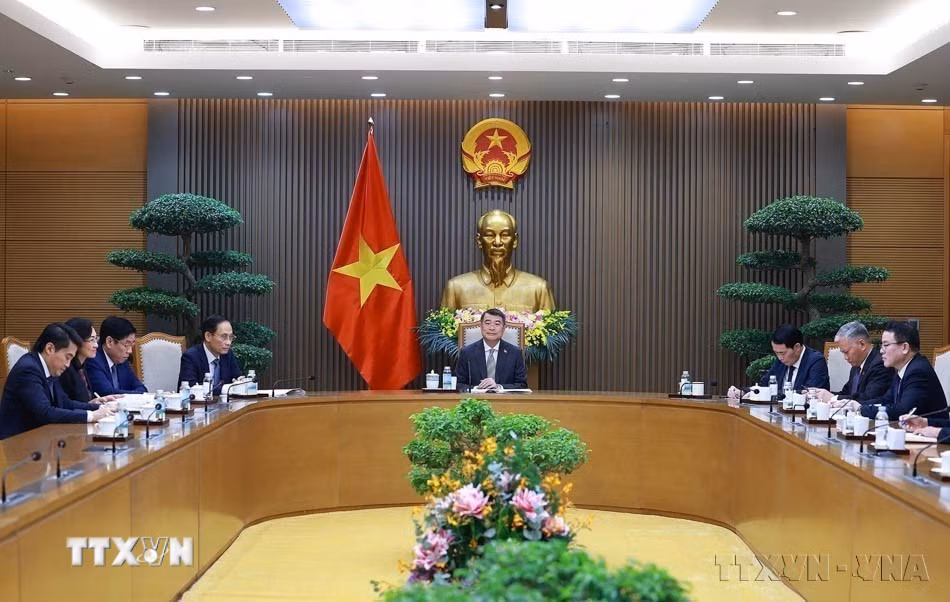 Tối 21/7/2026, tại Trụ sở Chính phủ, Thủ tướng Lê Minh Hưng điện đàm với Thủ tướng Canada Mark Carney. (Ảnh: Dương Giang/TTXVN)