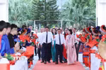 Thường trực Ban Bí thư Trần Cẩm Tú dự Lễ khai giảng năm học mới 2026-2027 tại Trường Phổ thông Dân tộc nội trú tỉnh Bắc Ninh. (Ảnh: Phương Hoa/TTXVN)