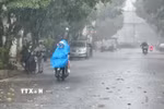 Mưa dông. (Ảnh: Trung Tuyến/TTXVN)