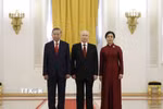 Tổng thống Liên bang Nga Vladimir Putin đón Tổng Bí thư, Chủ tịch nước Tô Lâm và Phu nhân. (Ảnh: Thống Nhất/TTXVN)