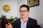Giám đốc Hợp tác xã Organic, phường Bắc Giang (Bắc Ninh), Lưu Đình Hợp, góp ý vào dự thảo. (Ảnh: Danh Lam/TTXVN)
