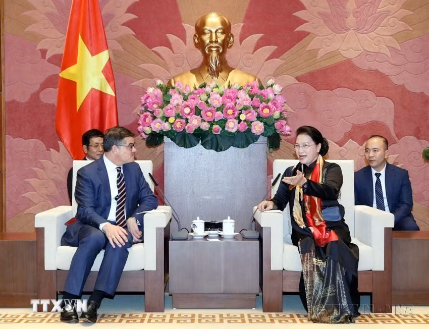 Chủ tịch Quốc hội Nguyễn Thị Kim Ngân tiếp Ngài Boris Rhein, Chủ tịch Nghị viện bang Hessen (Cộng hòa Liên bang Đức) trong chuyến thăm và làm việc tại Việt Nam (12/11/2019). (Ảnh: Trọng Đức/TTXVN)
