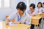 Thí sinh Hà Nội dự thi vào lớp 10 môn Ngữ văn. (Ảnh: TTXVN)