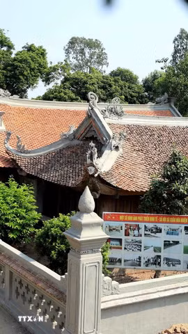 Miếu Hai Thôn là nơi thờ vua Lý Nam Đế và hoàng hậu Đỗ Thị Khương nằm tại xã Vạn Xuân Hòa, tỉnh Hưng Yên, có kiến trúc kiểu chữ Tam, gồm 3 hạng mục tiền tế, trung tế và hậu cung. (Ảnh: Thế Duyệt /TTXVN)