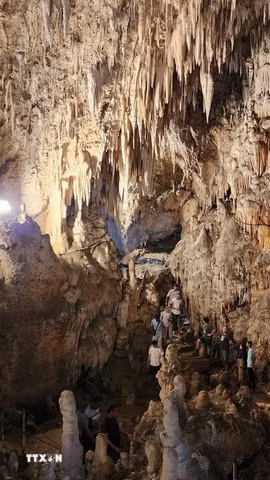 "Động Thần tiên" huyền diệu tại tỉnh Bejaia của Algeria. (Ảnh: Mạnh Hùng/TTXVN)