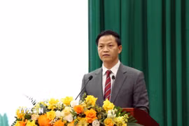 Tân Chủ tịch UBND tỉnh Thái Nguyên Vương Quốc Tuấn phát biểu nhận nhiệm vụ. (Ảnh: Trần Trang/TTXVN)