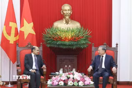 Tổng Bí thư Tô Lâm tiếp Đại sứ Ấn Độ tại Việt Nam Sandeep Arya. (Ảnh: Thống Nhất/TTXVN)