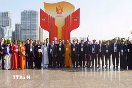 Đoàn đại biểu kiều bào tham dự Đại hội Thi đua yêu nước toàn quốc lần thứ XI. (Ảnh: Diệp Trương/TTXVN)