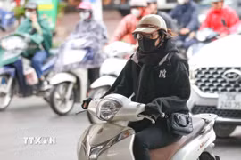 Từ gần sáng ngày 5/10, không khí lạnh ảnh hưởng đến khu vực Hà Nội. (Ảnh: Thanh Tùng/TTXVN)
