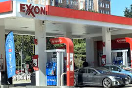Một cây xăng trên Đại lộ Connecticut ở khu vực Tây Bắc thủ đô Washington D.C. (Ảnh: Ngọc Quang/TTXVN)