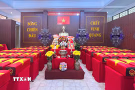 Hài cốt các anh hùng liệt sỹ tại Công viên Lê Thị Riêng sau khi quy tập được quàn trang trọng tại Nhà tưởng niệm, chờ ngày trở về với gia đình, quê hương, người thân và đồng đội. (Ảnh: Phan Phương/TTXVN)